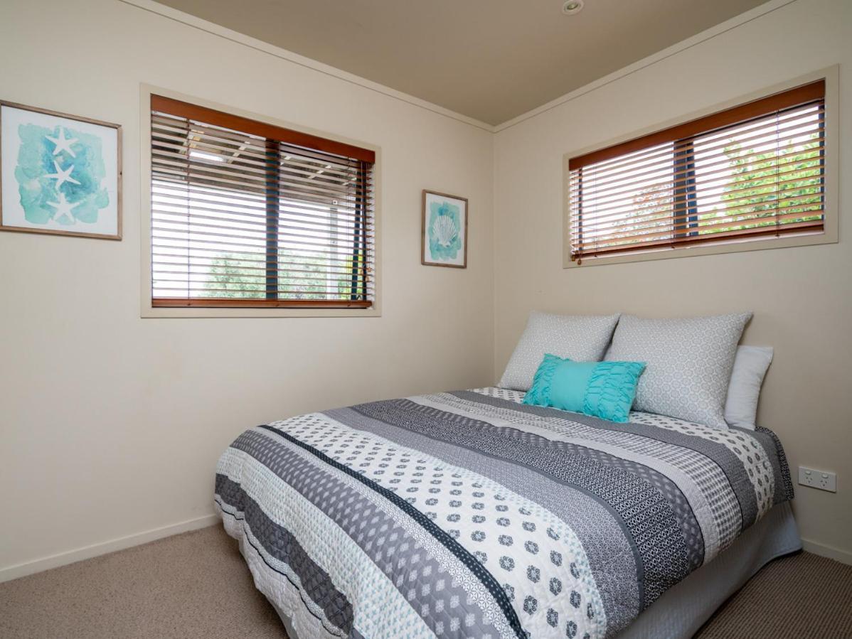 Oceans 8 - Mangawhai Heads Holiday Home Kültér fotó