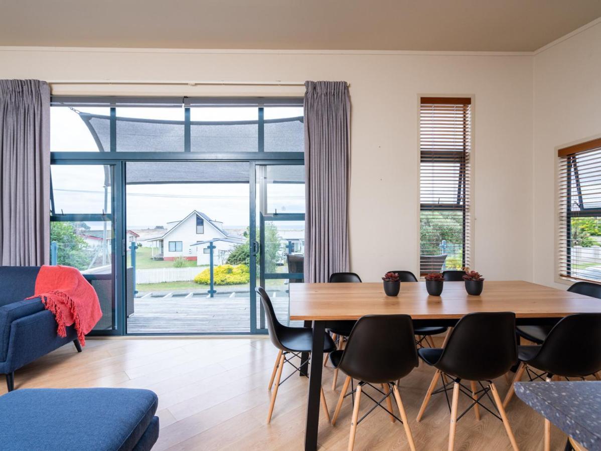 Oceans 8 - Mangawhai Heads Holiday Home Kültér fotó